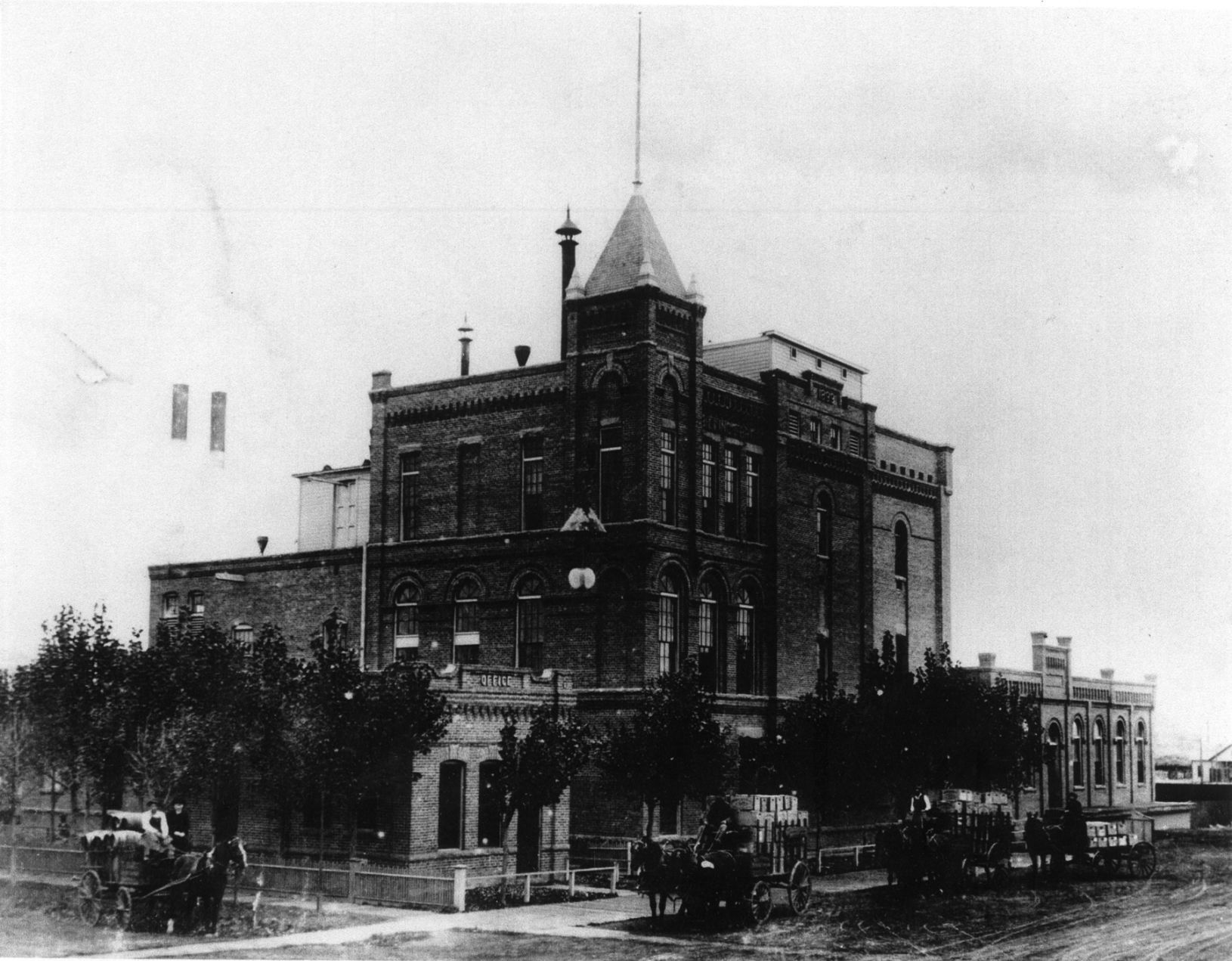 Beer wagons at the Billings Brewery